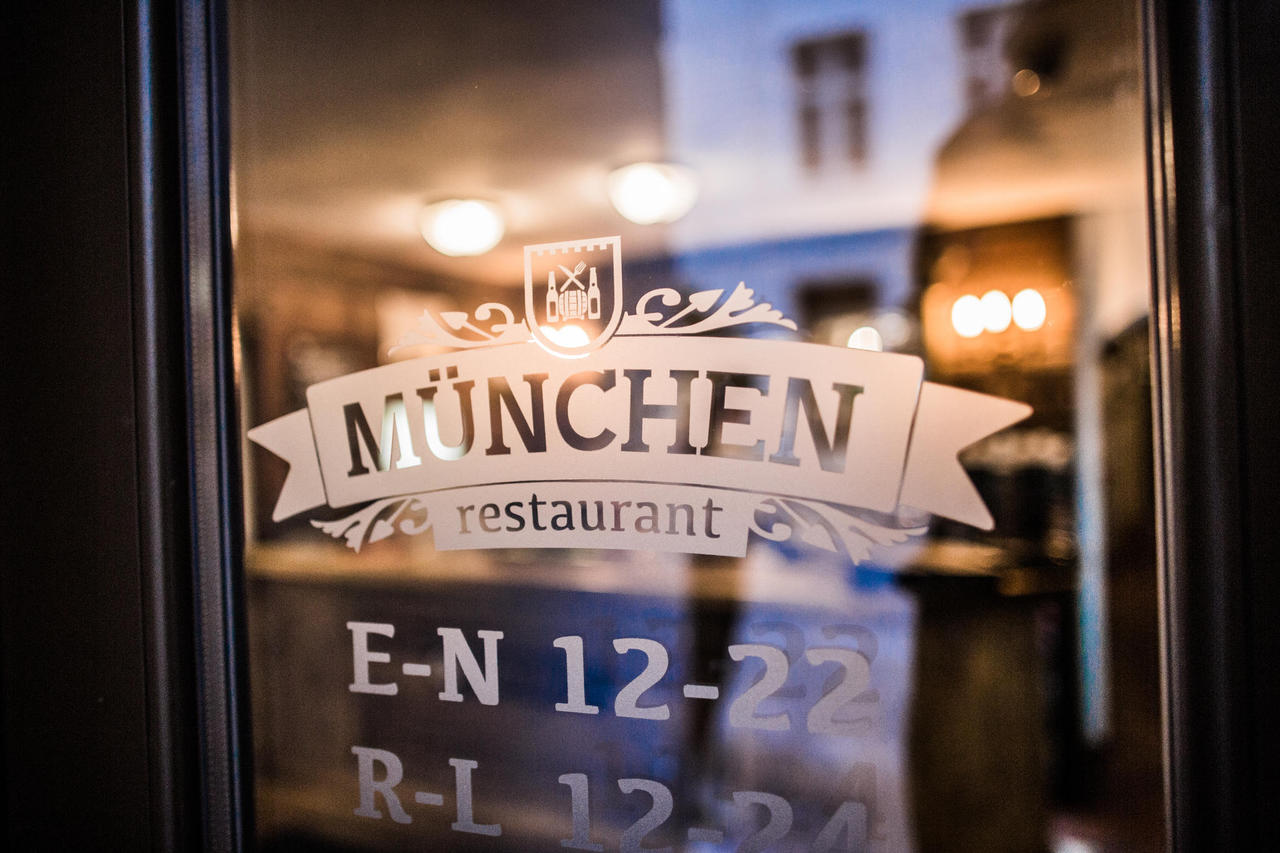 Esileht – Restaurant Munchen